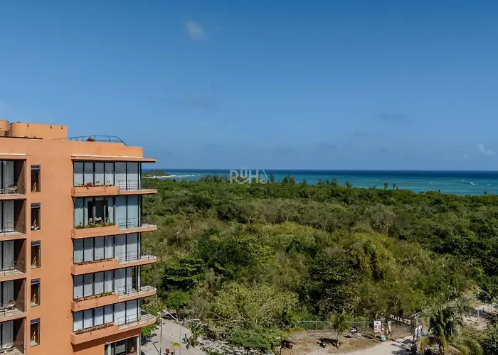 Ixuh Ocean Front Quinta Avenida 4*