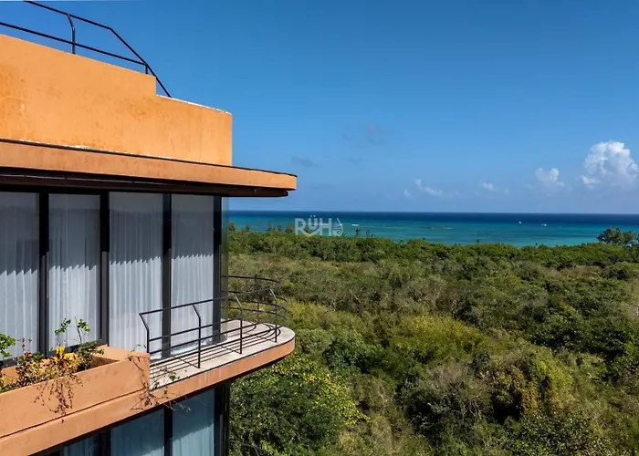 Ixuh Ocean Front Quinta Avenida 4*